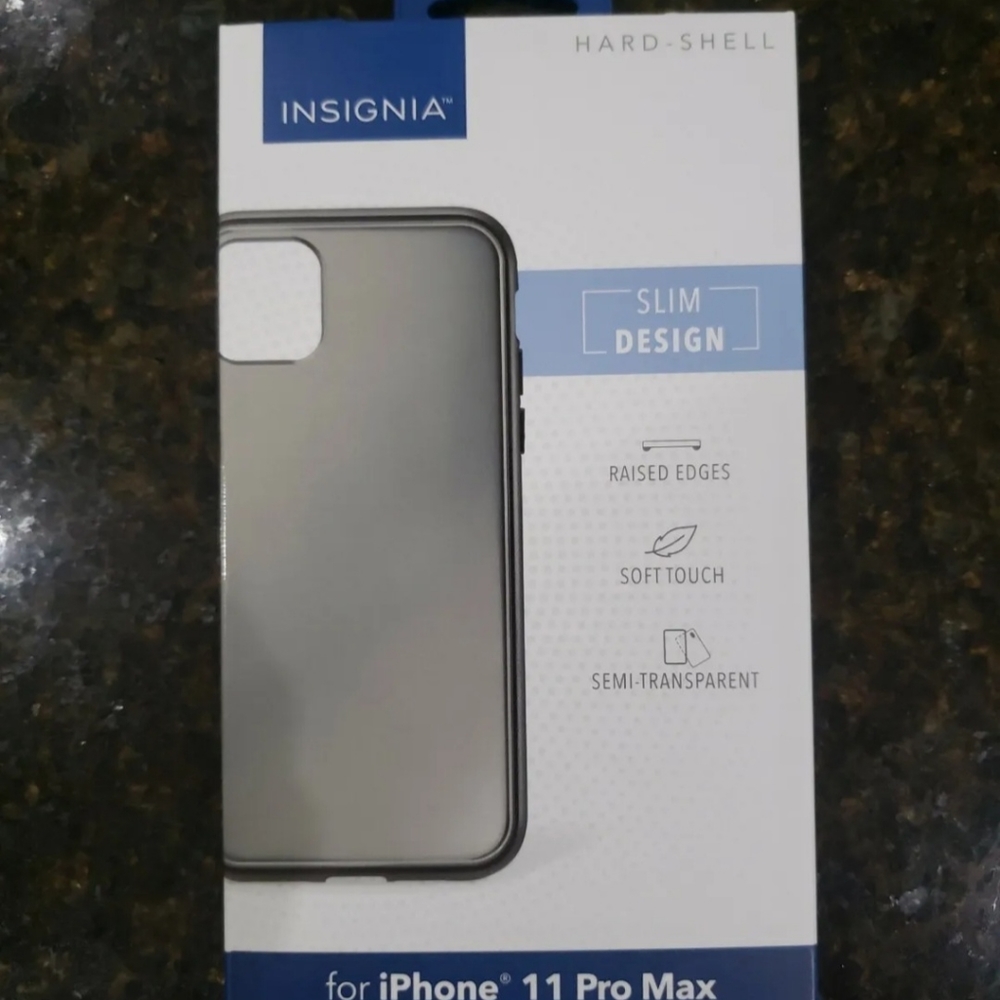 Insignia- Hard Shell Case for Apple® iPhone® 11 Pro Max - Transparent Black